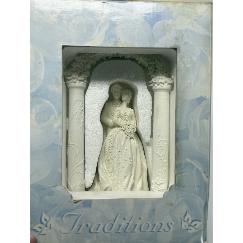Vintage Bakery Crafts Couple W Floral Arch Dessert Topper Out Of Production Rare